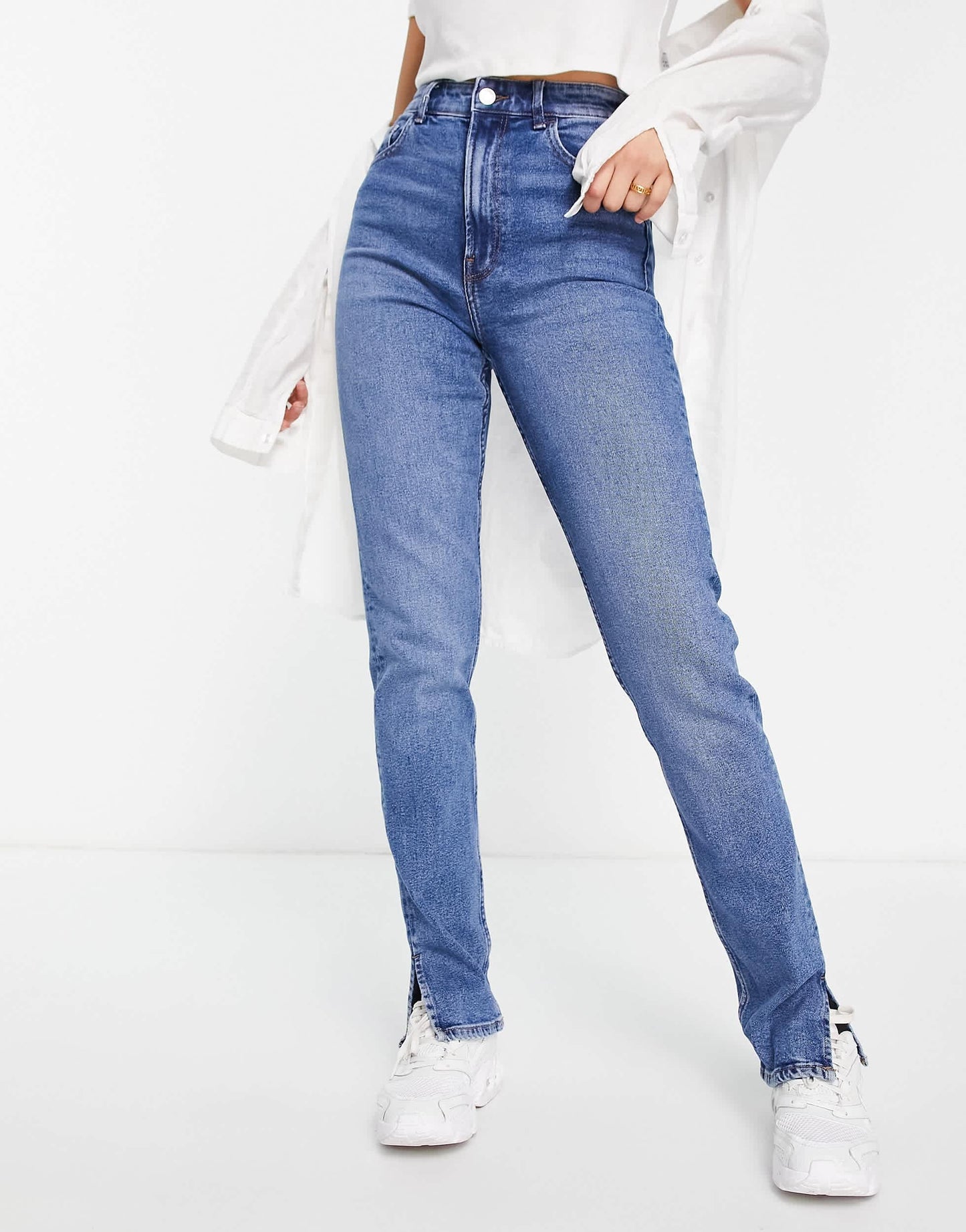 Bershka split hem straight jean in medium blue