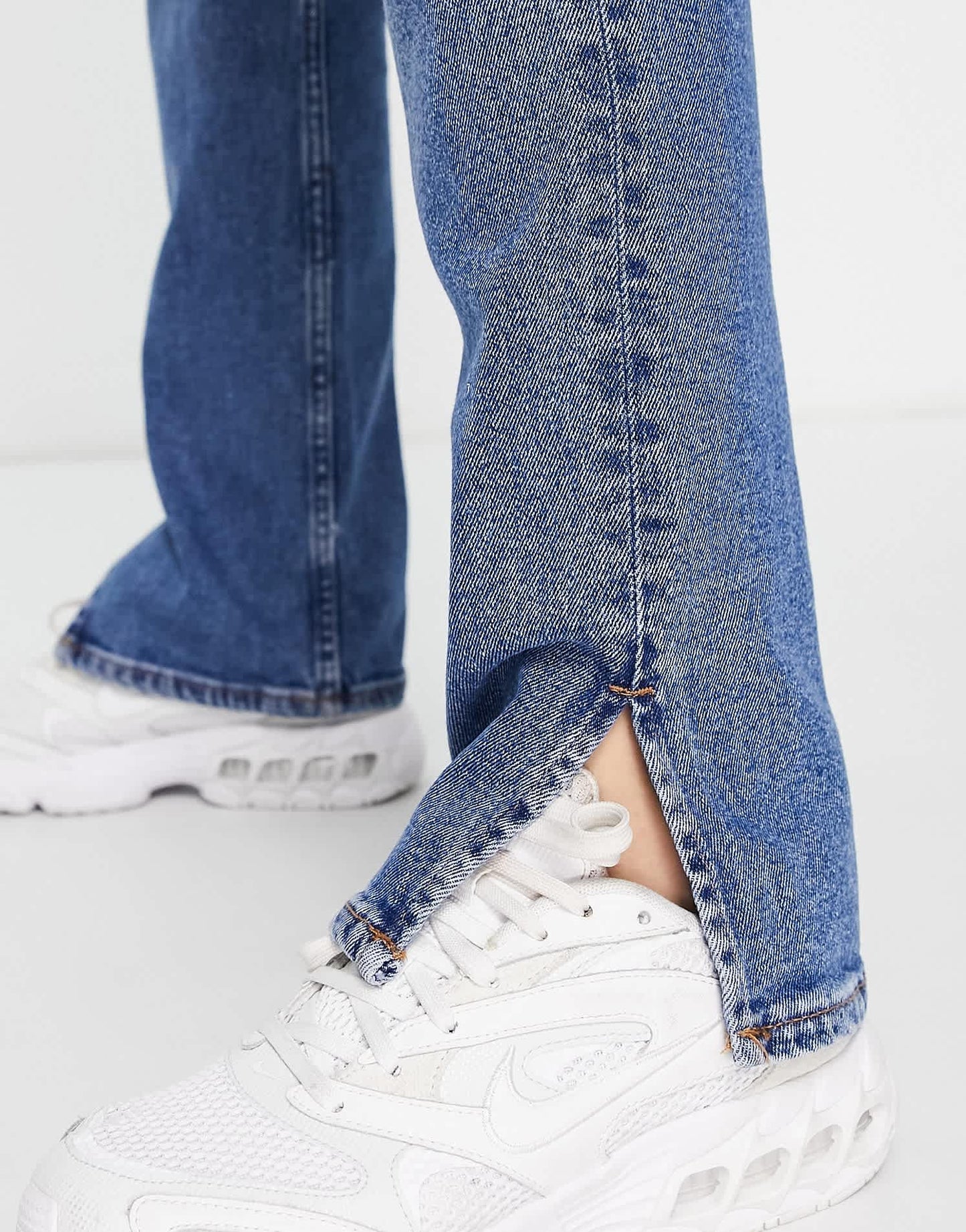 Bershka split hem straight jean in medium blue