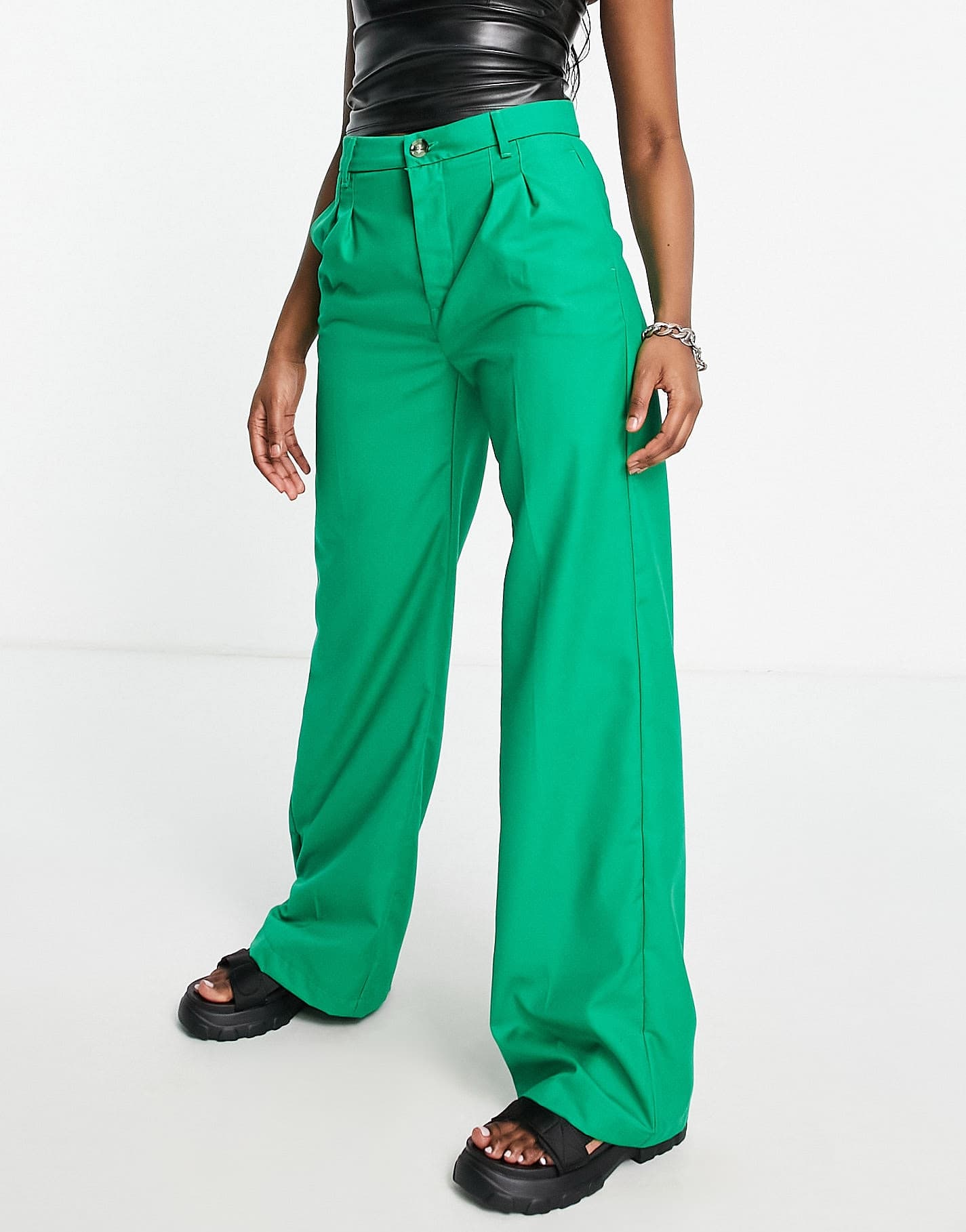 Bershka wide leg tailored trouser in green