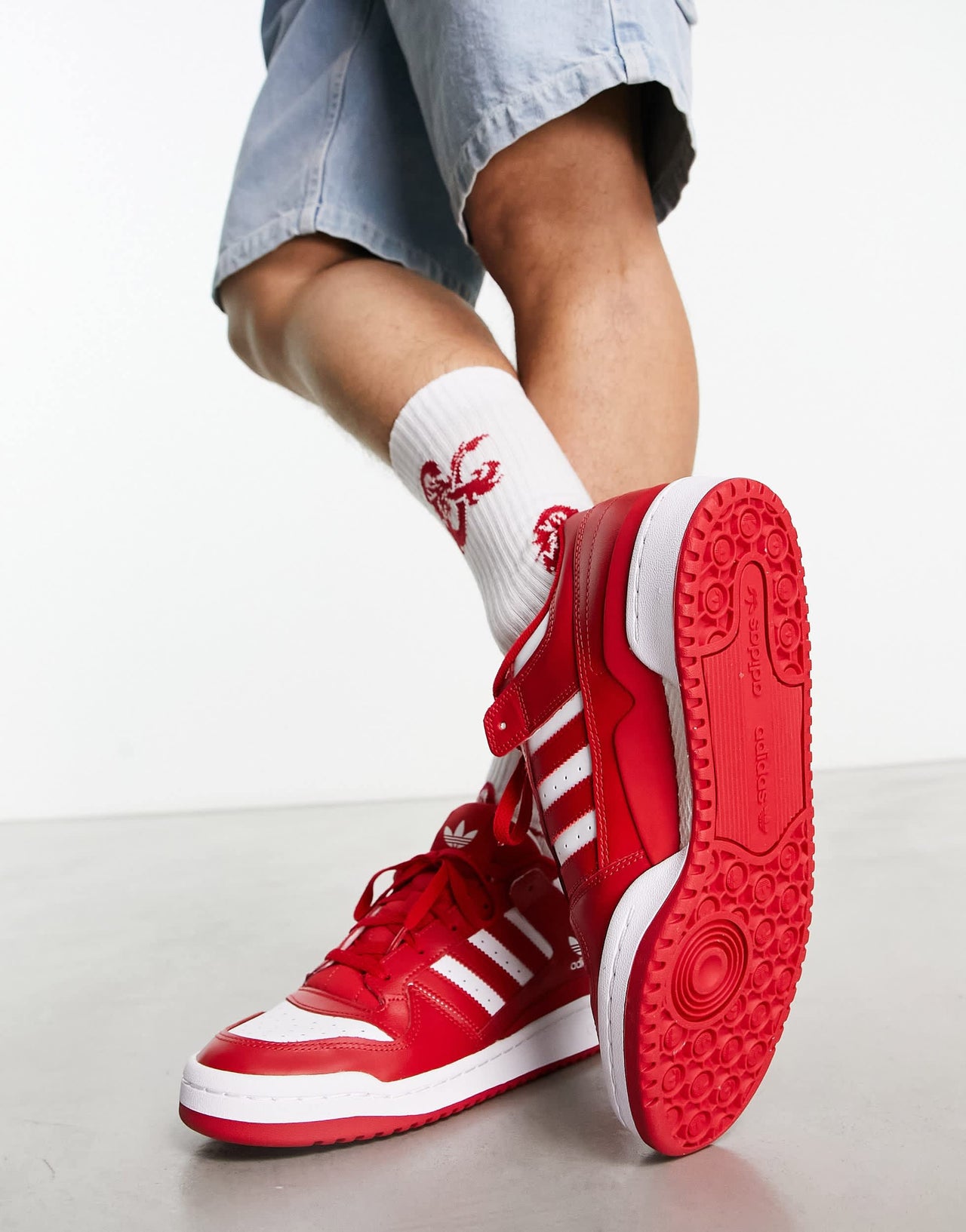 adidas Originals Forum Low trainers in red and white