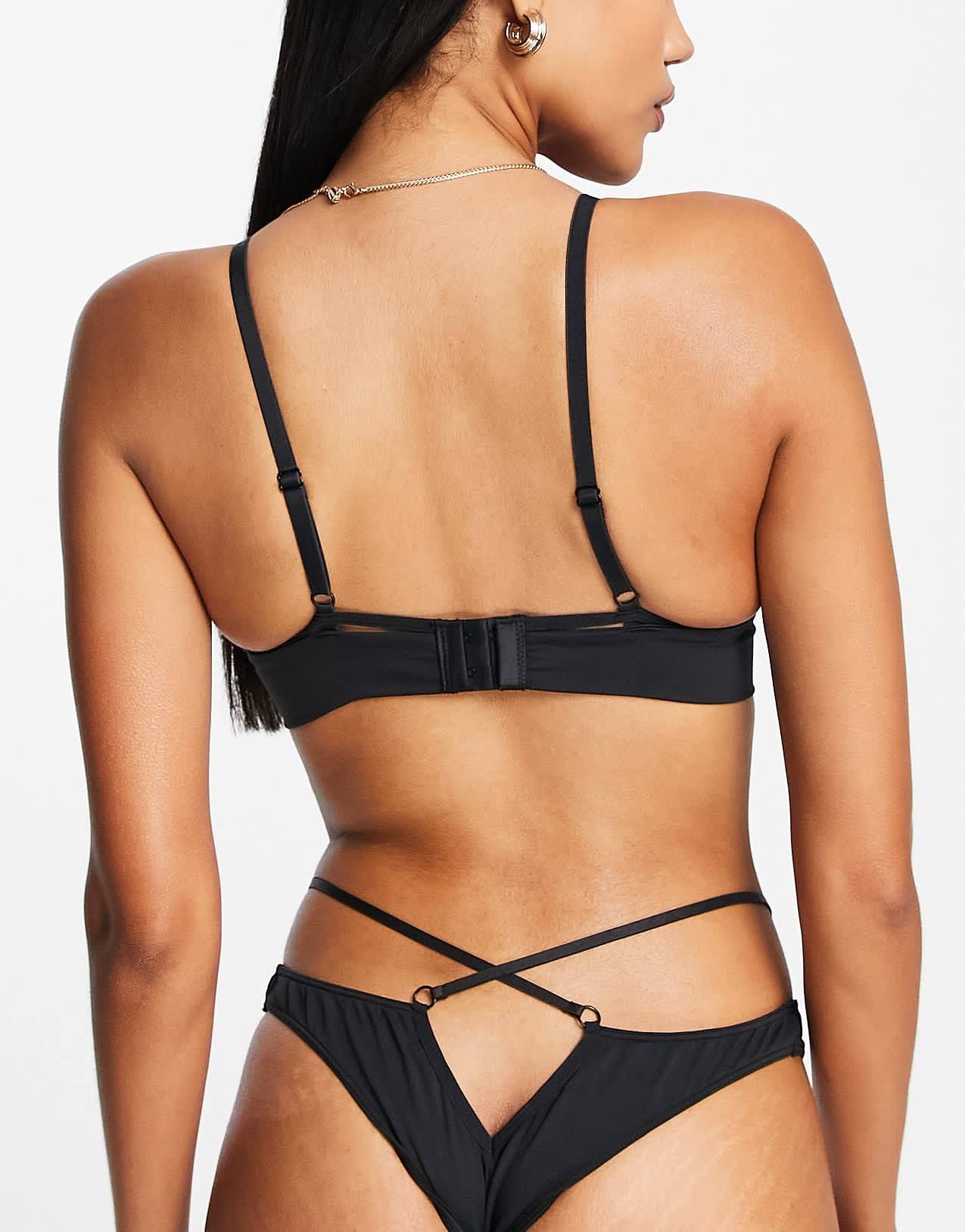 Cosmogonie Exclusive plunge bra with strapping in black