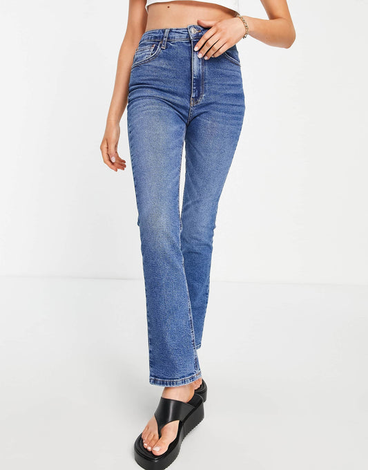 Stradivarius vintage fit straight jeans in mid wash