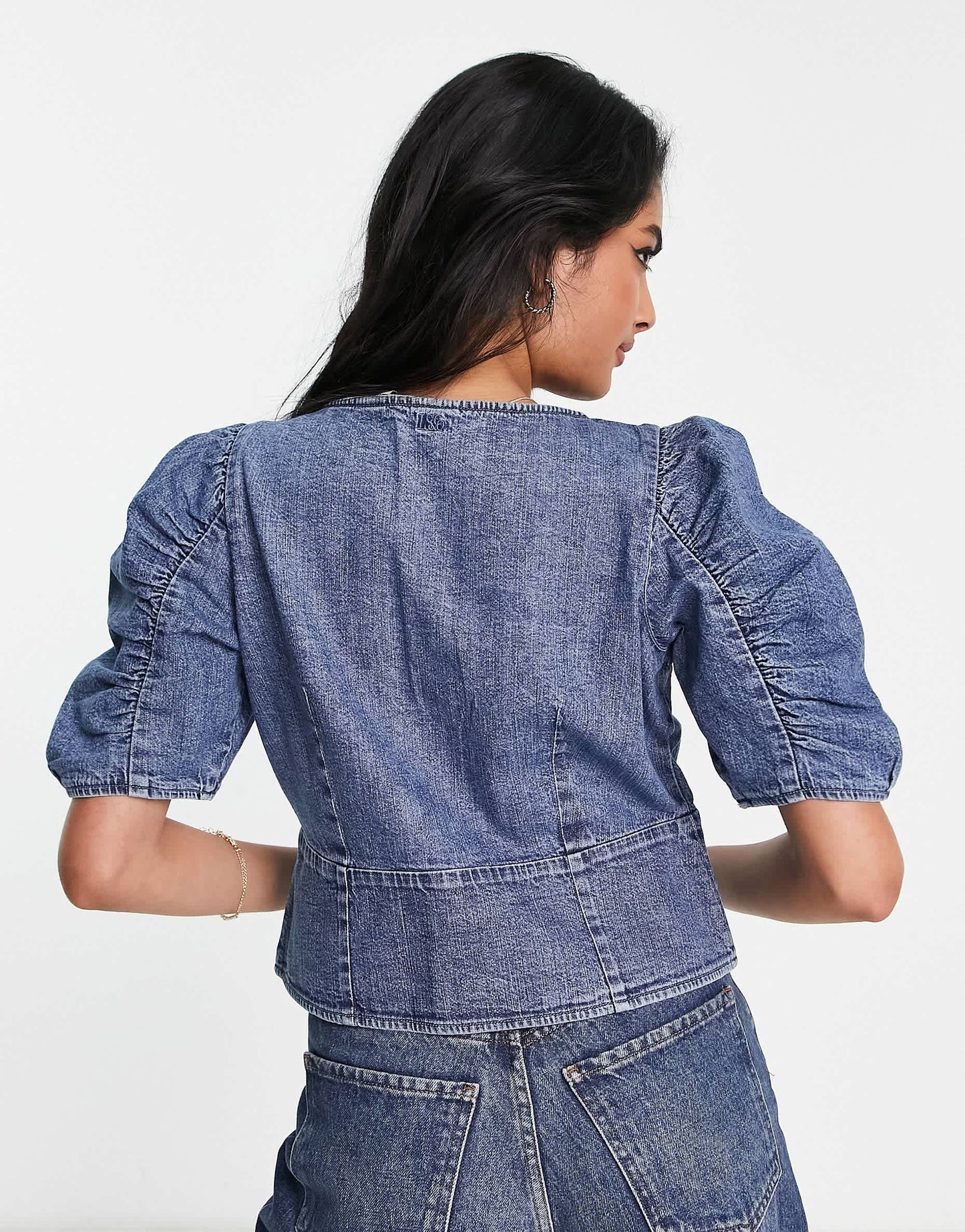 Levi's volume sleeve chambray blouse in mid wash