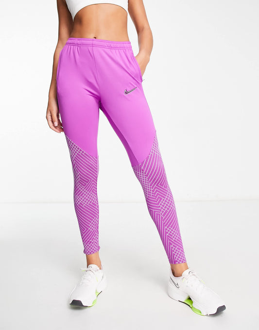 Nike Football Strike joggerss in pink
