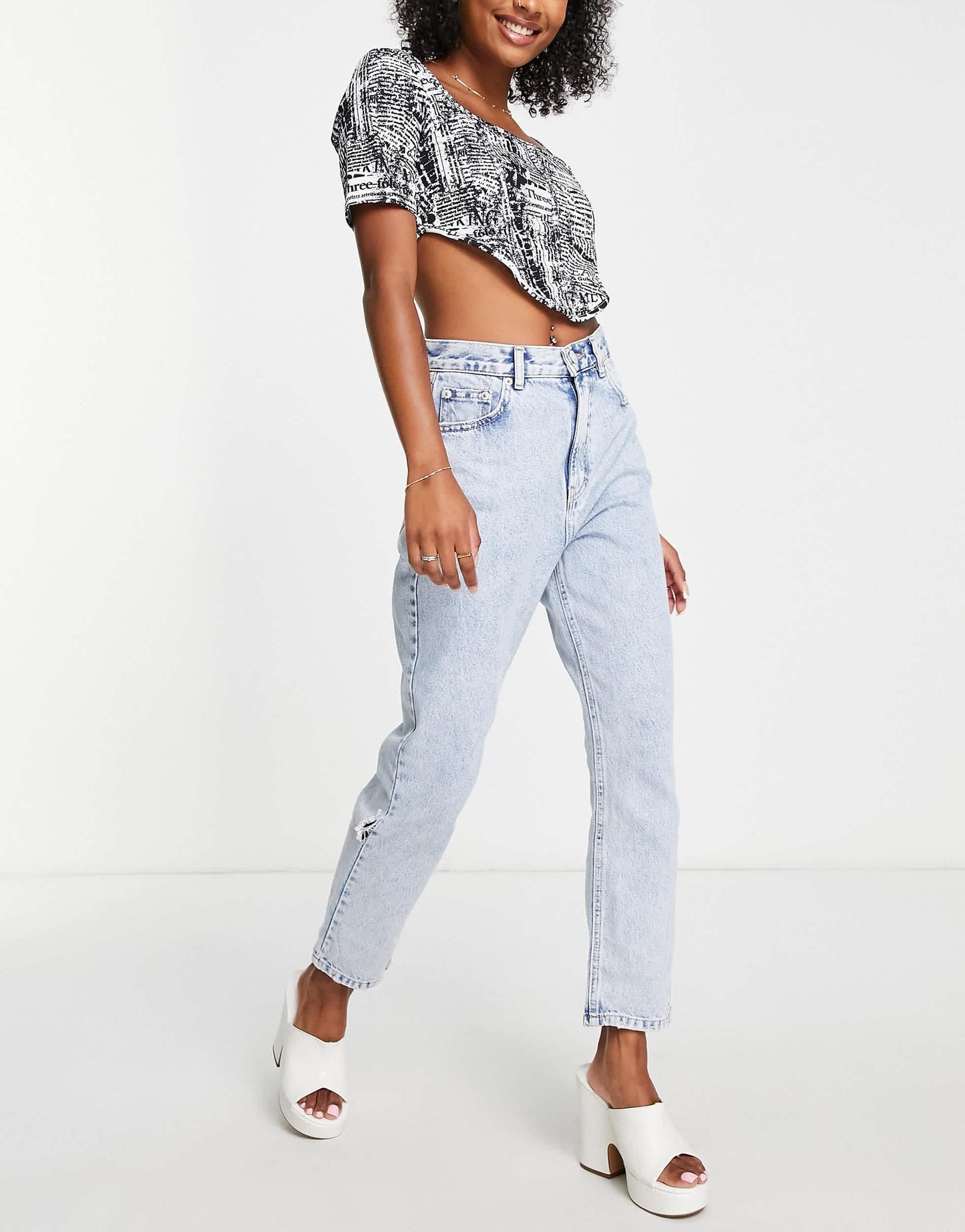 Pull&bear Petite mom jean in light bleach blue