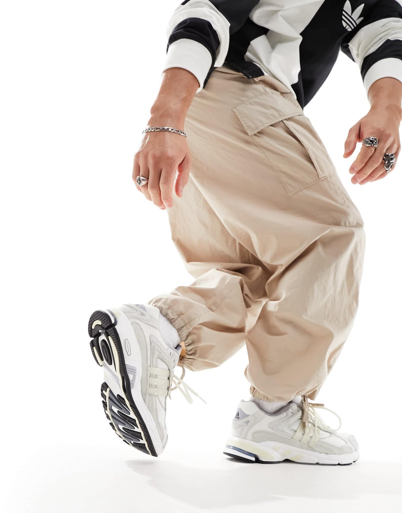 adidas Orignals Response CL trainers in off white