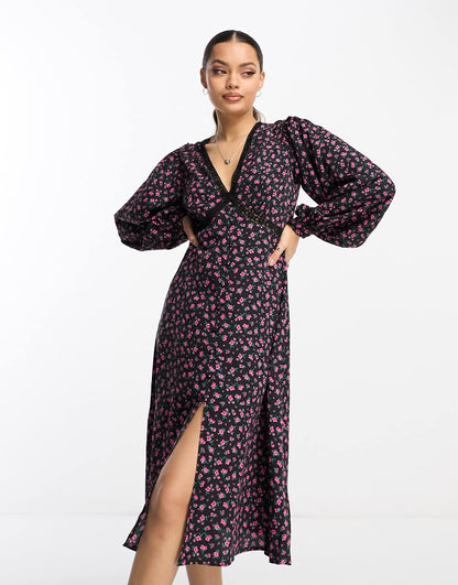 Violet Romance Petite midi dress with lace trims in floral print