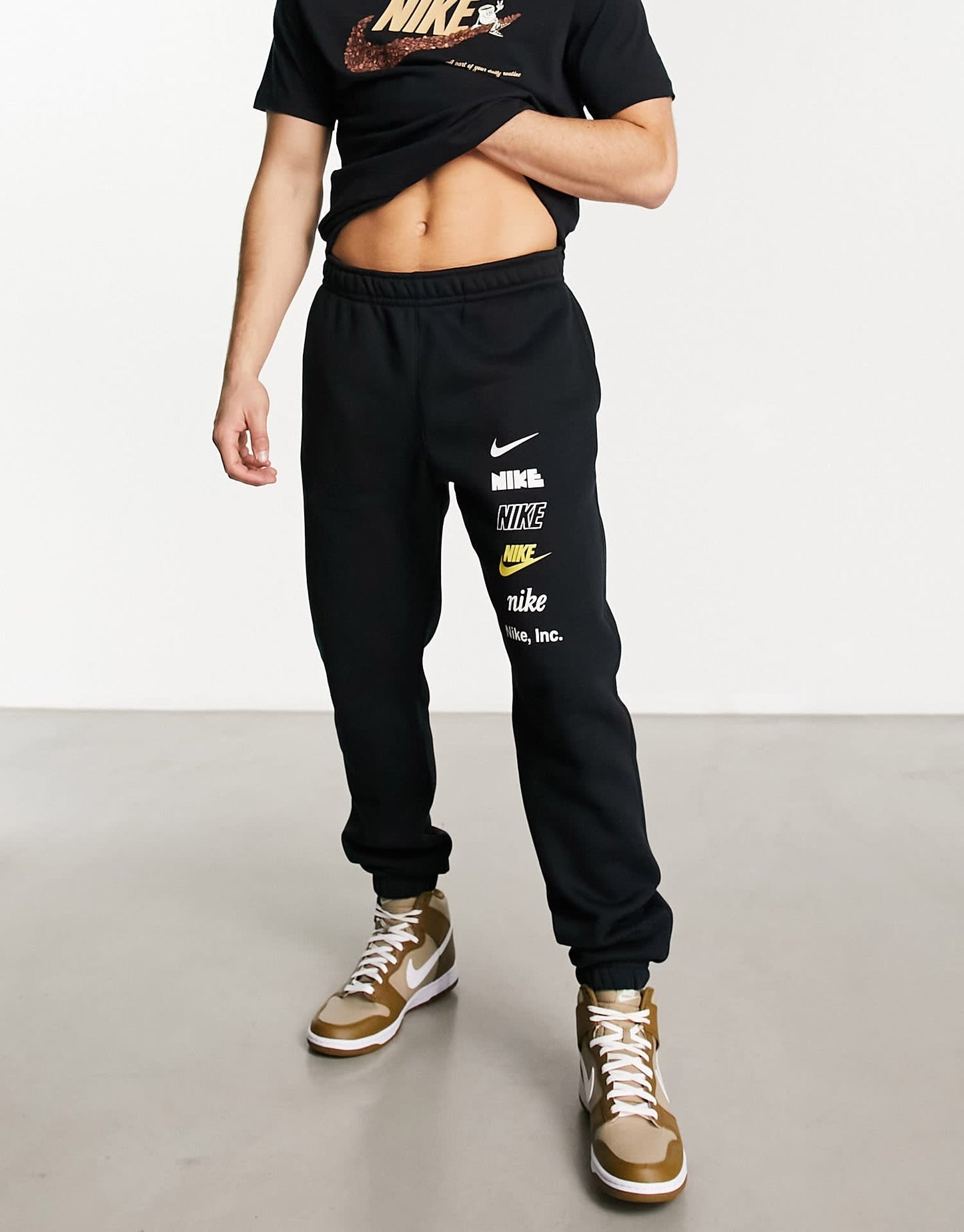 Nike Club logo joggers in black