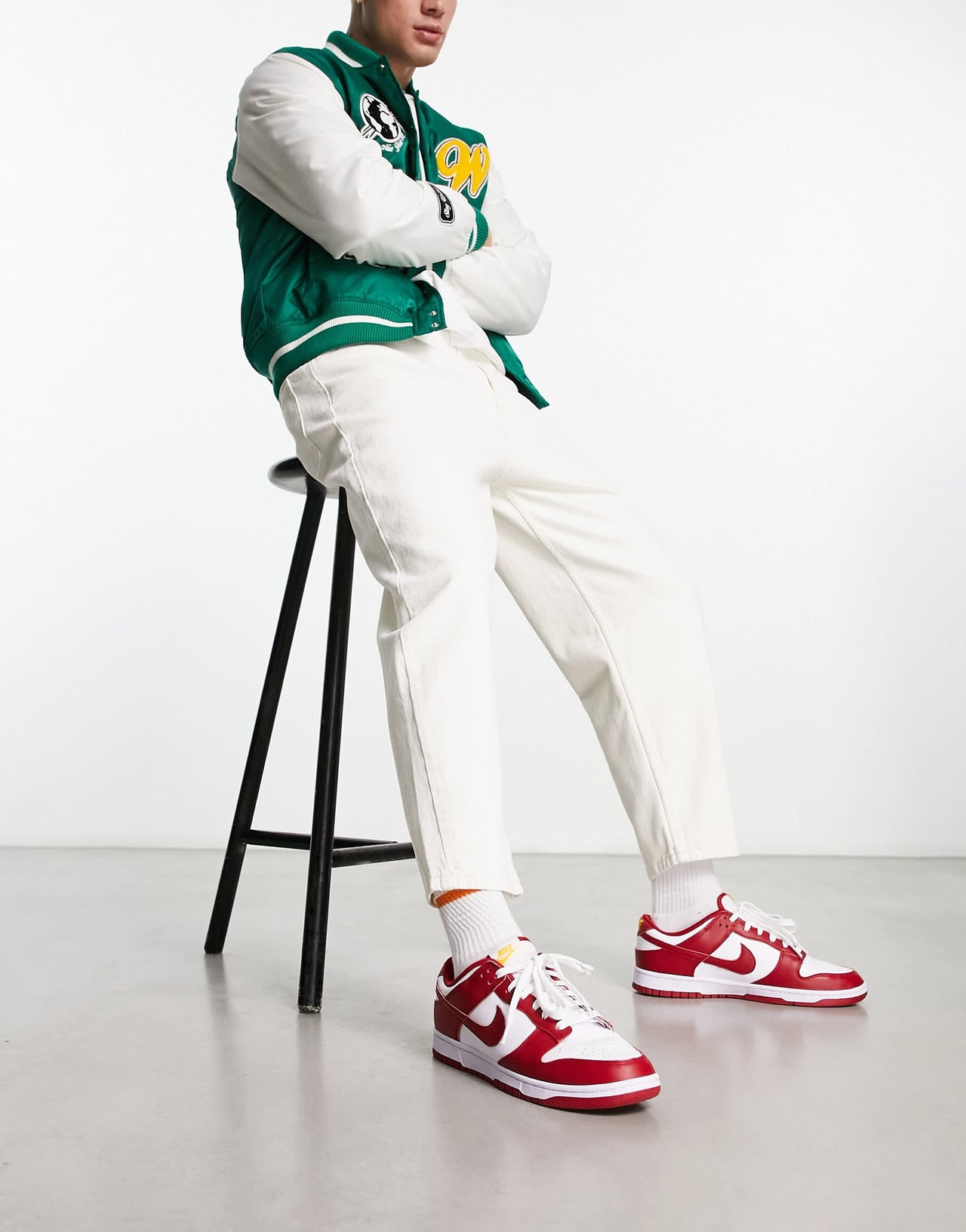 Pull&Bear balloon fit jeans in white