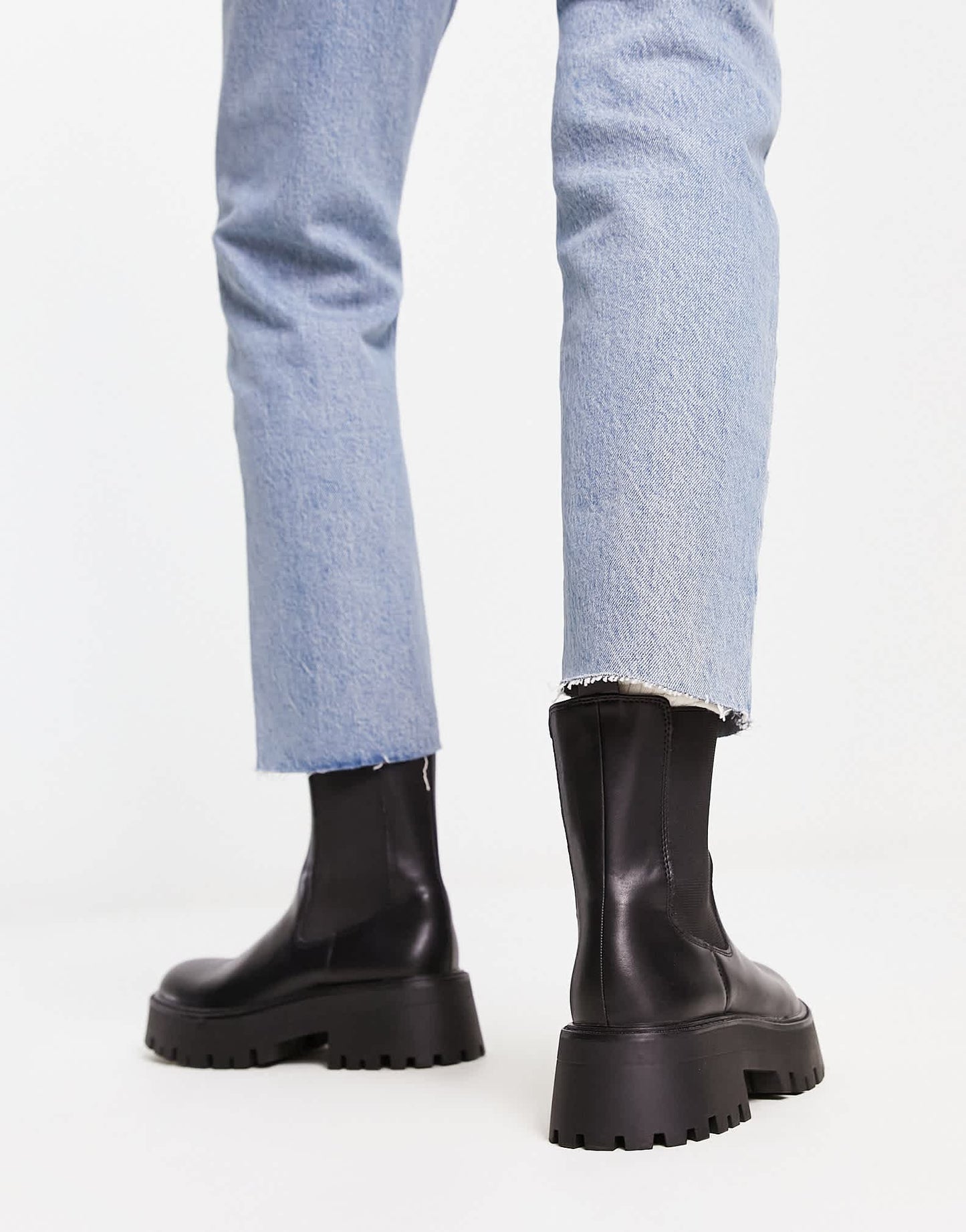 Pull&Bear chunky Chelsea boot in black