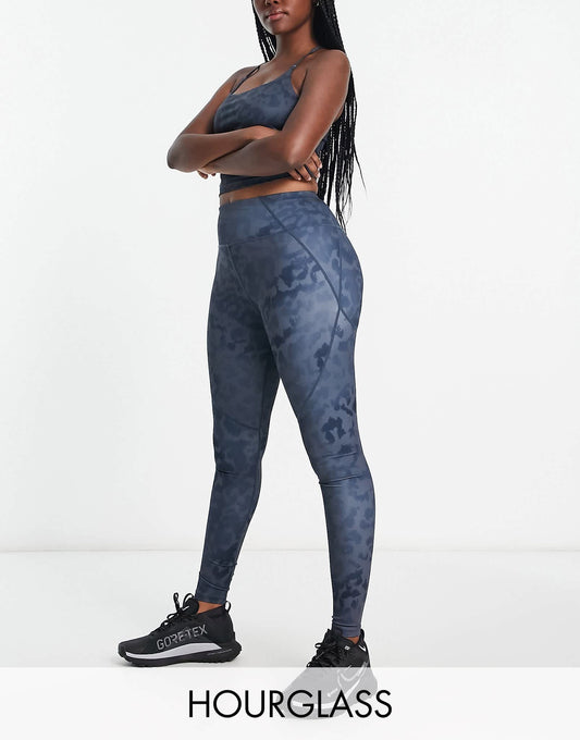 4505 Hourglass legging with bum sculpt seam detail in graduated leopard print