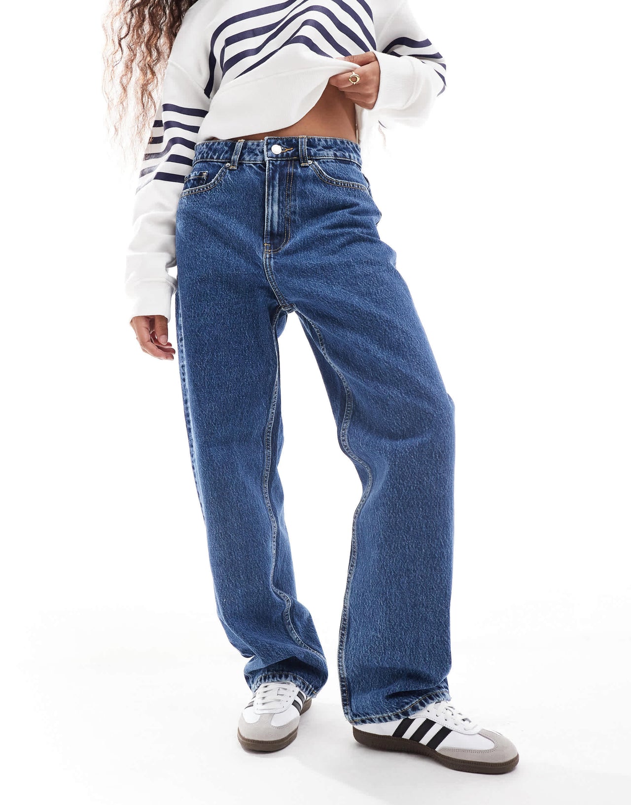 Bershka Petite comfort fit mom jean in mid blue