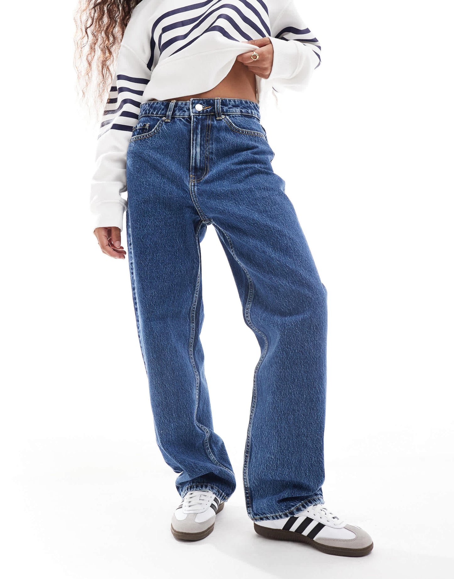 Bershka Petite comfort fit mom jean in mid blue