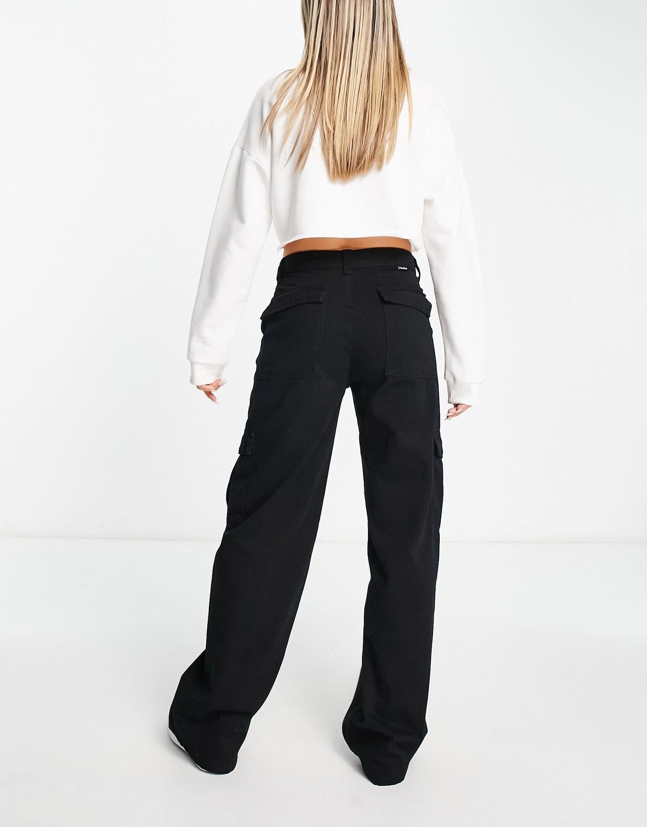 Pull&Bear wide leg cargo trousers in black