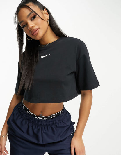Nike trend crop t-shirt in black