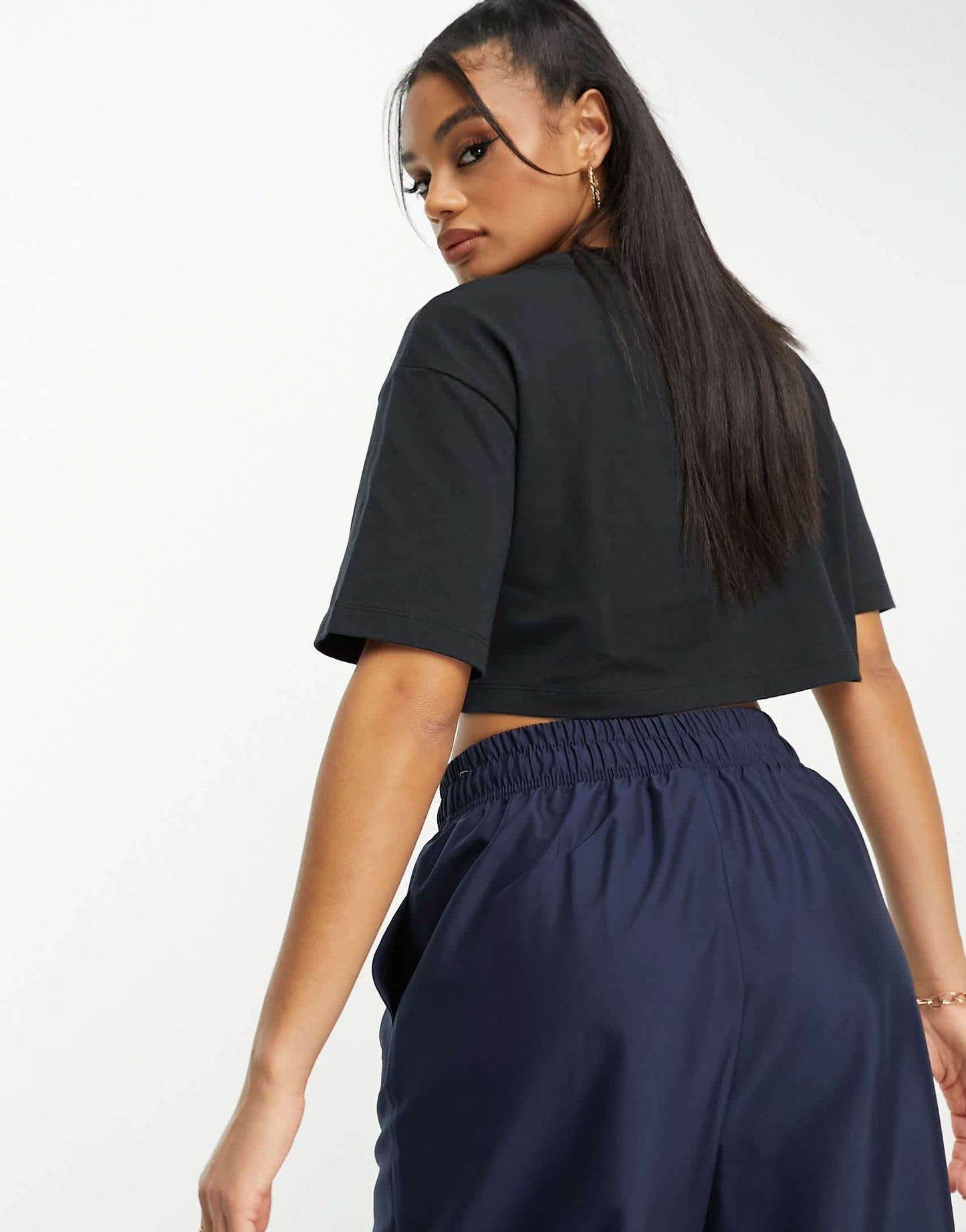 Nike trend crop t-shirt in black