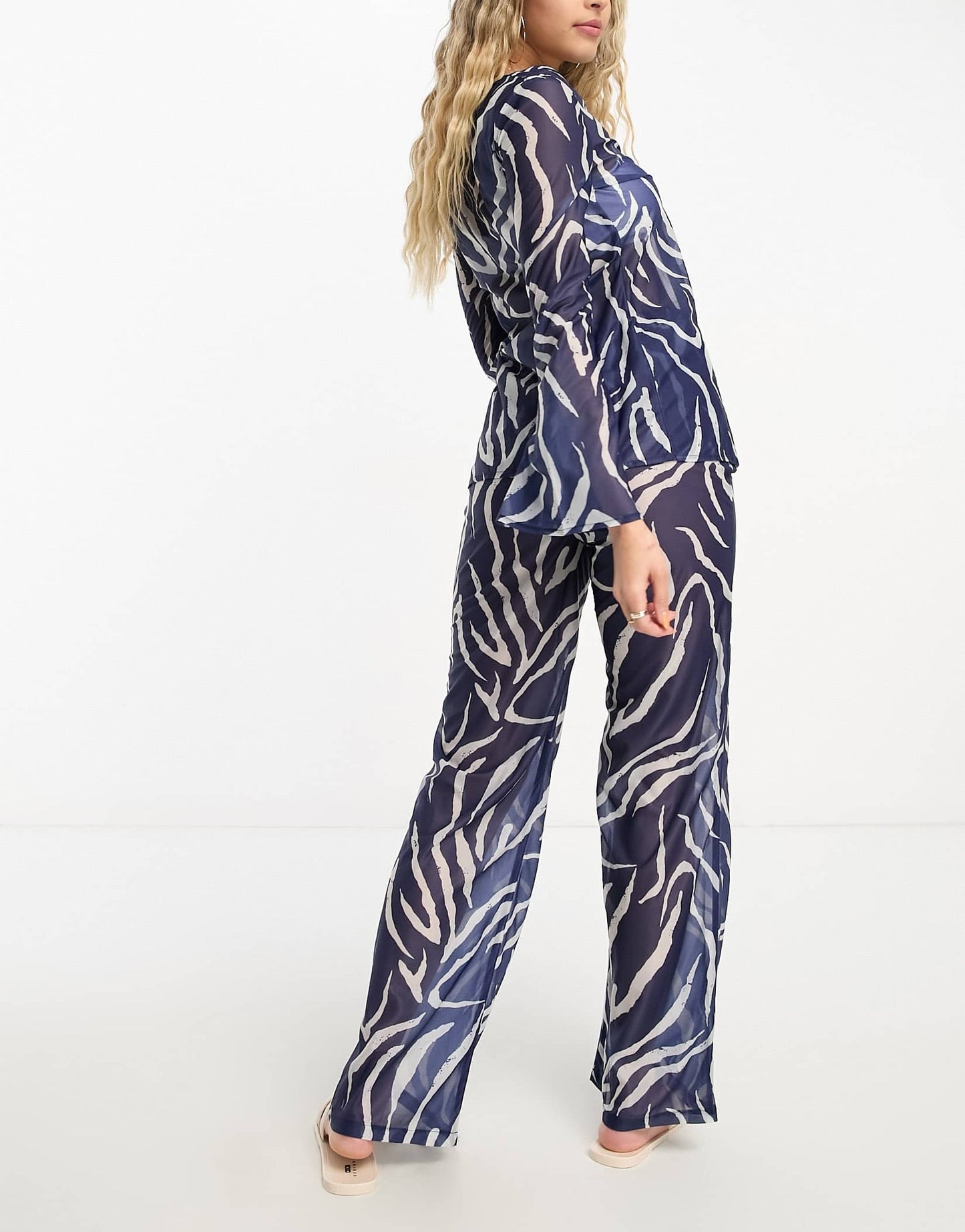 4th & Reckless sorrel sheer tie front trouser co-ord in navy zebra print
