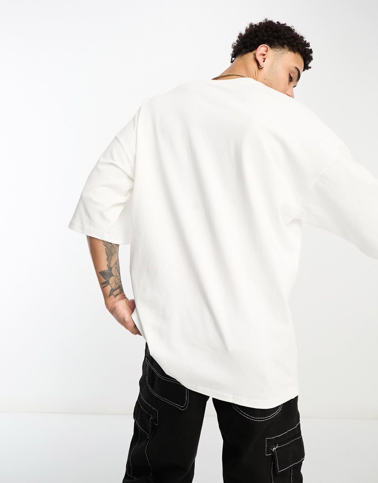 Nike OS Premium Essential Sust t-shirt in white