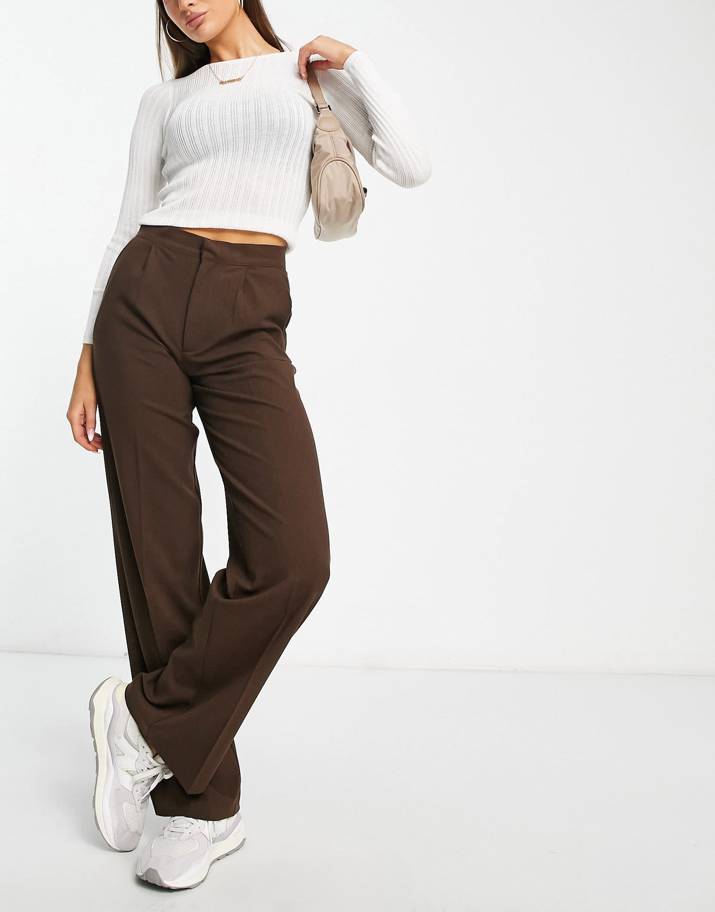 Pull&Bear mid waist loose fitting trousers in brown