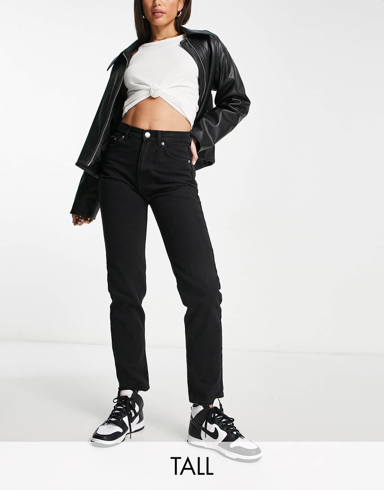 Pull&Bear Tall high waisted mom jean in black