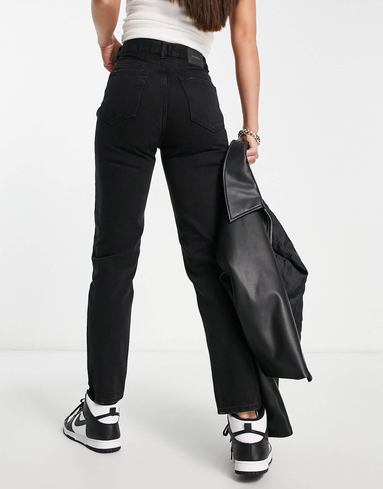 Pull&Bear Tall high waisted mom jean in black