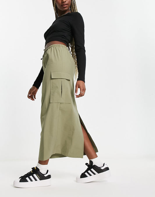 Pull&Bear parachute cargo midaxi skirt in khaki with toggle detail