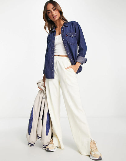 Levi's essential western denim shirt in mid wash blue