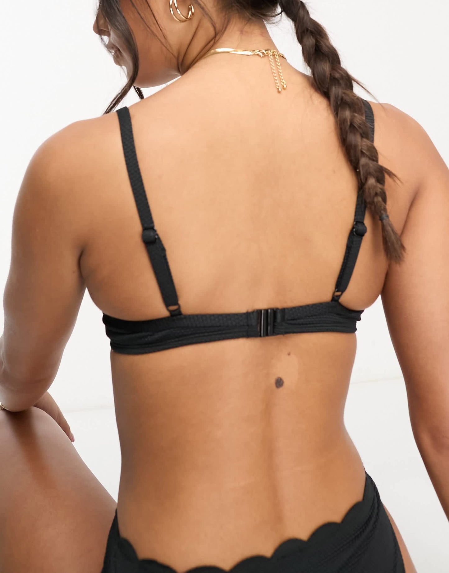 Hunkemoller scallop underwire balcony bikini top in black