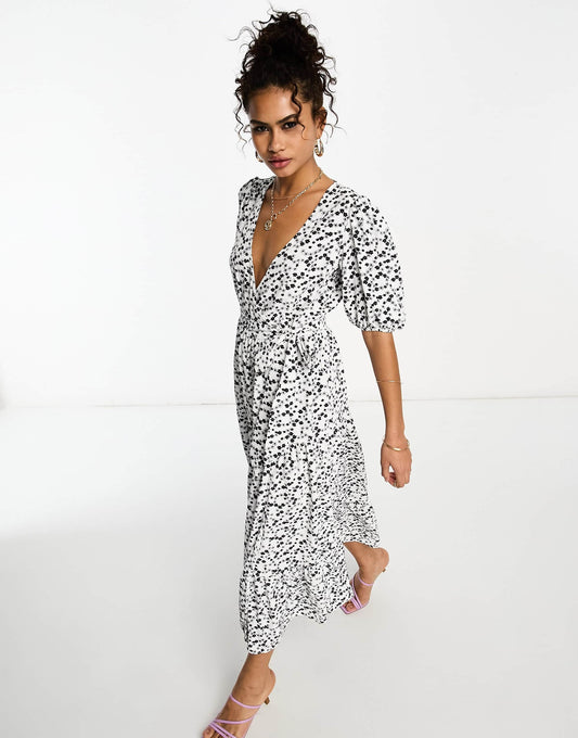 Glamorous short sleeve tie waist wrap maxi dress in black white ditsy