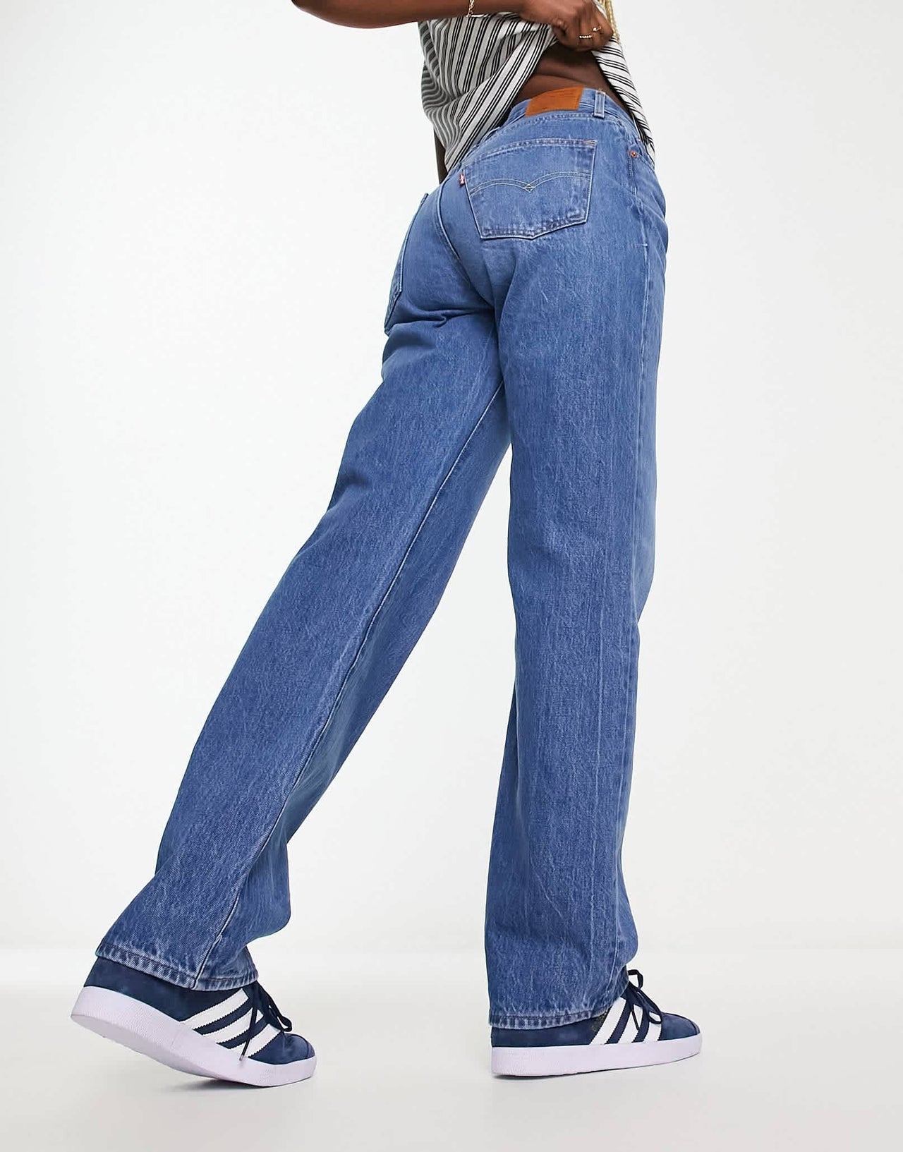 Levi's 501 90s jeans in mid wash blue