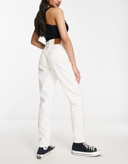 Levi's 80's mom jeans in white
