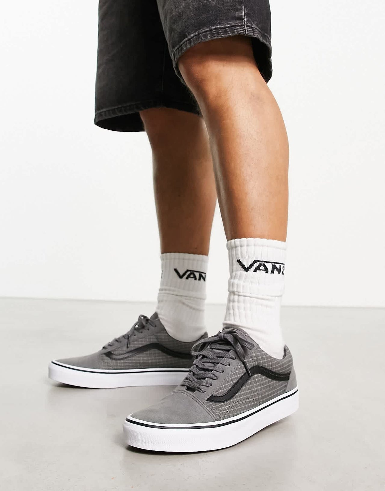 Vans Old Skool trainers in ripstop grey