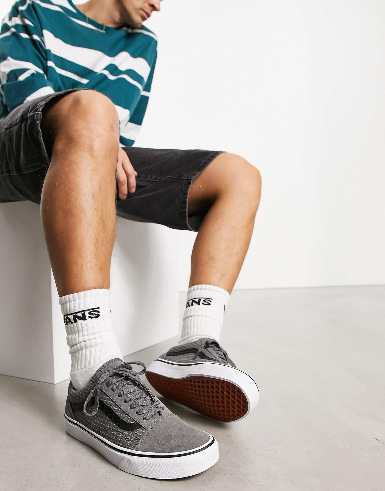 Vans Old Skool trainers in ripstop grey