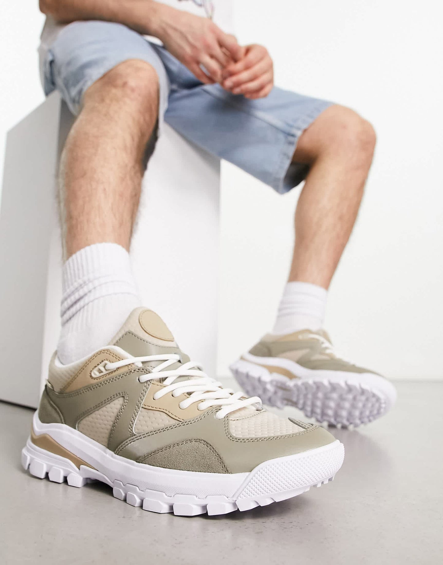 Vans AMZN trainers in beige