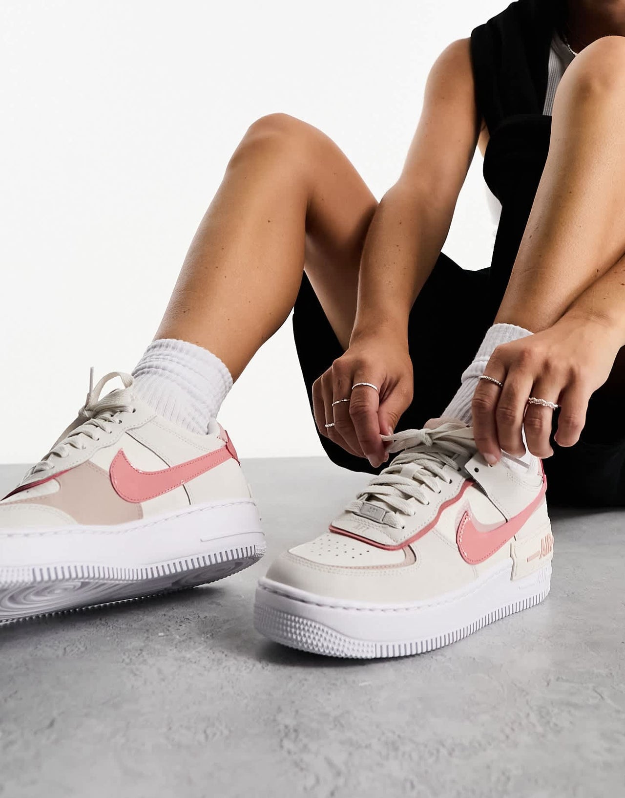 Nike Air Force 1 Shadow in white & pink