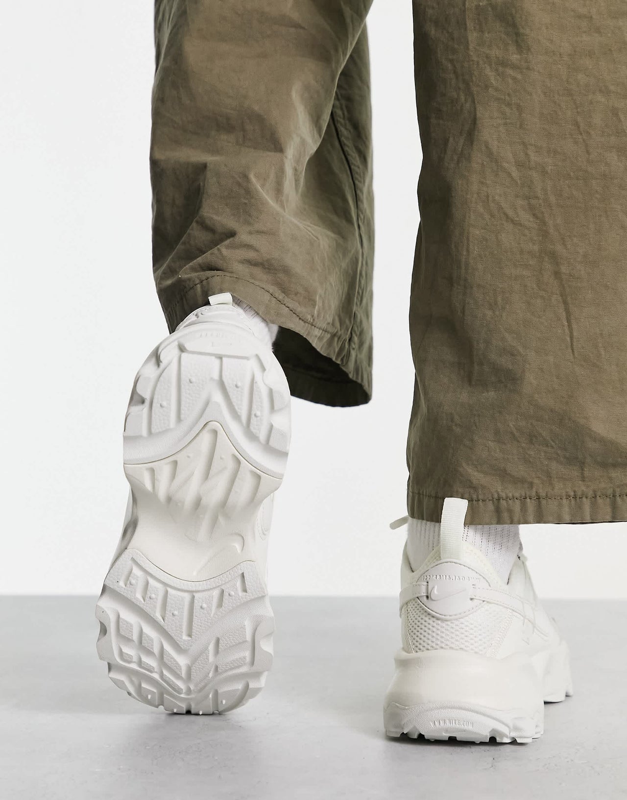 Nike TC 7900 trainers in white