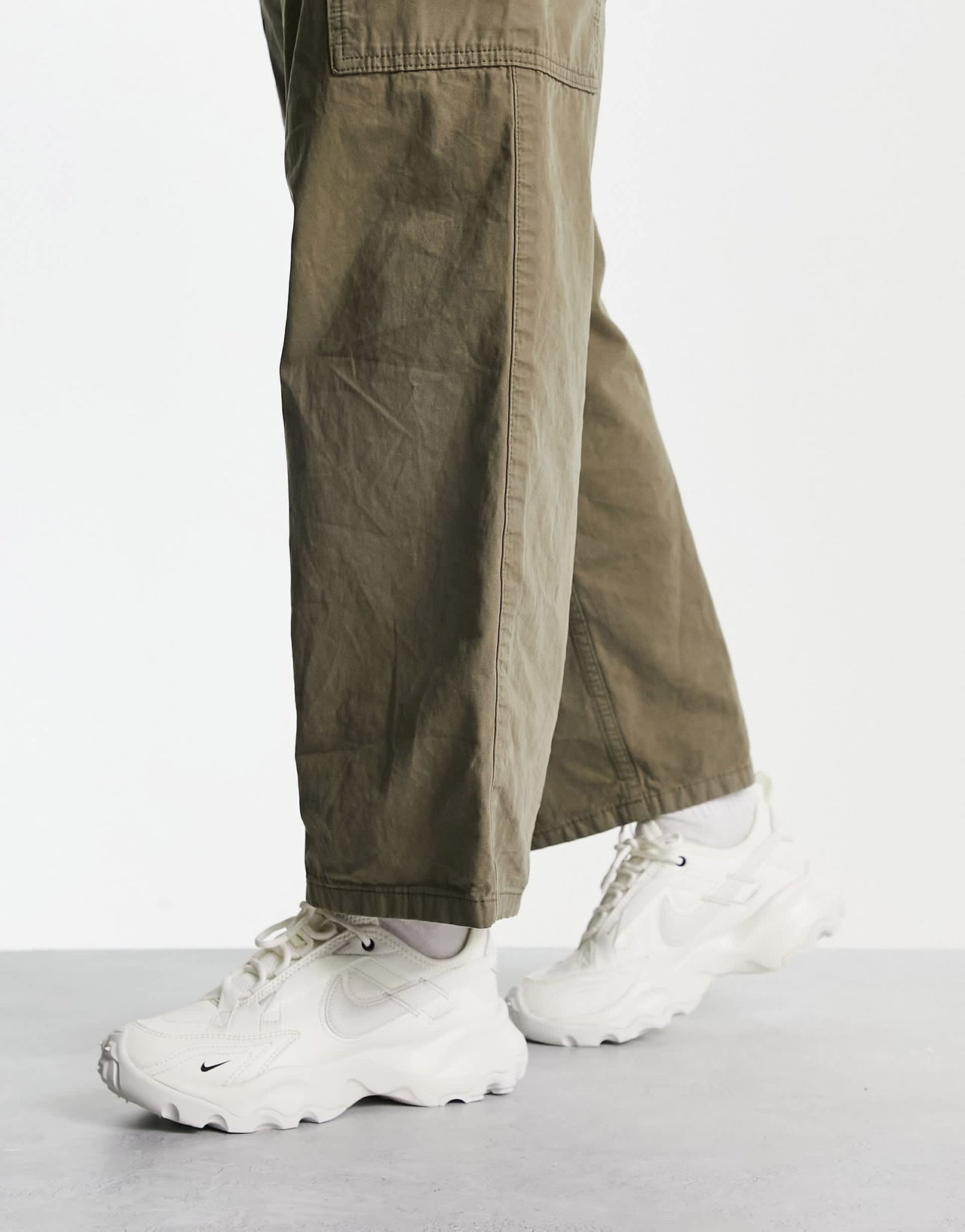 Nike TC 7900 trainers in white