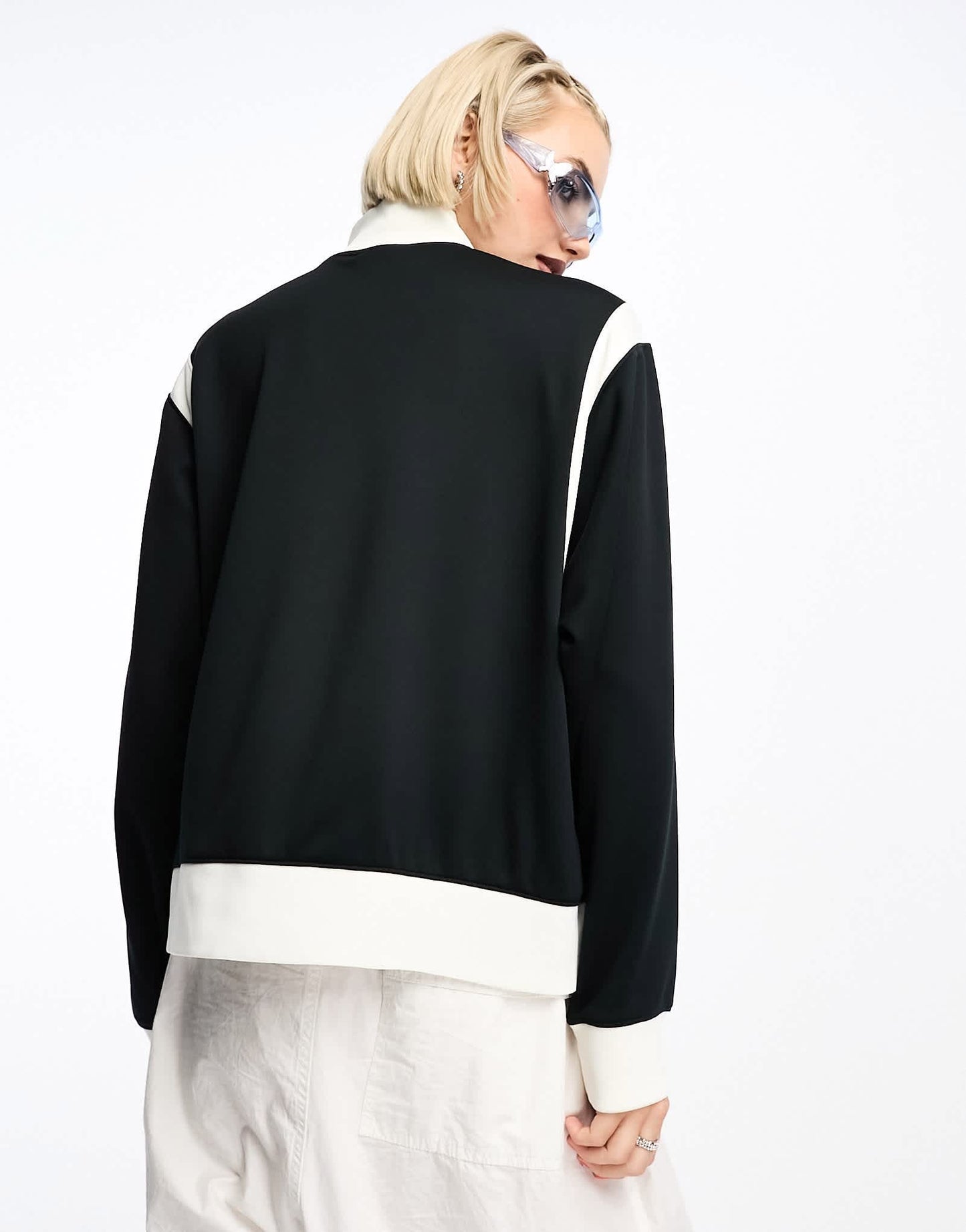 Nike Jordan Heritage sweat in black & white