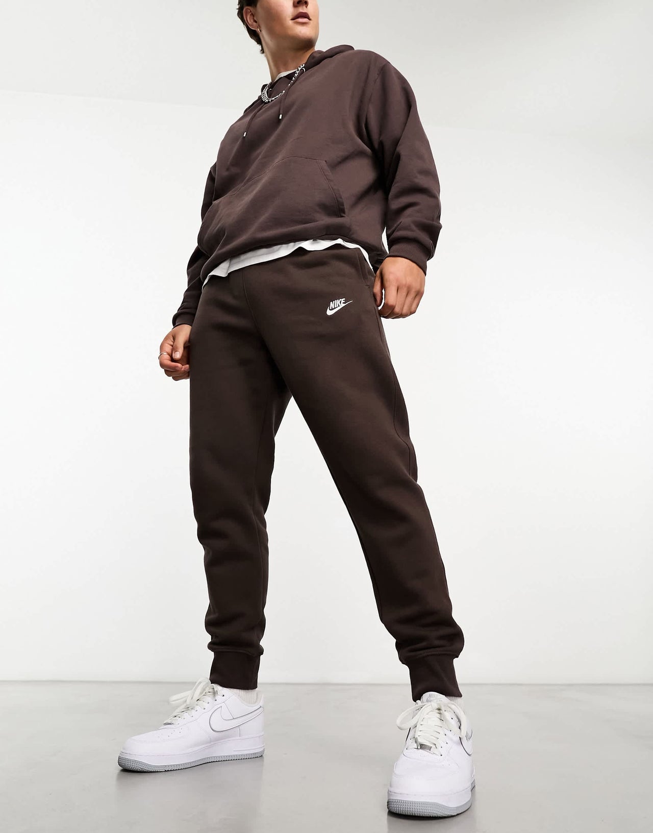 Nike Club joggers in brown