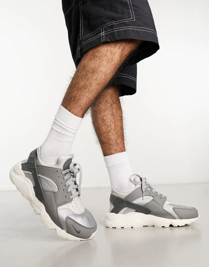 Nike Air Huarache trainers in grey