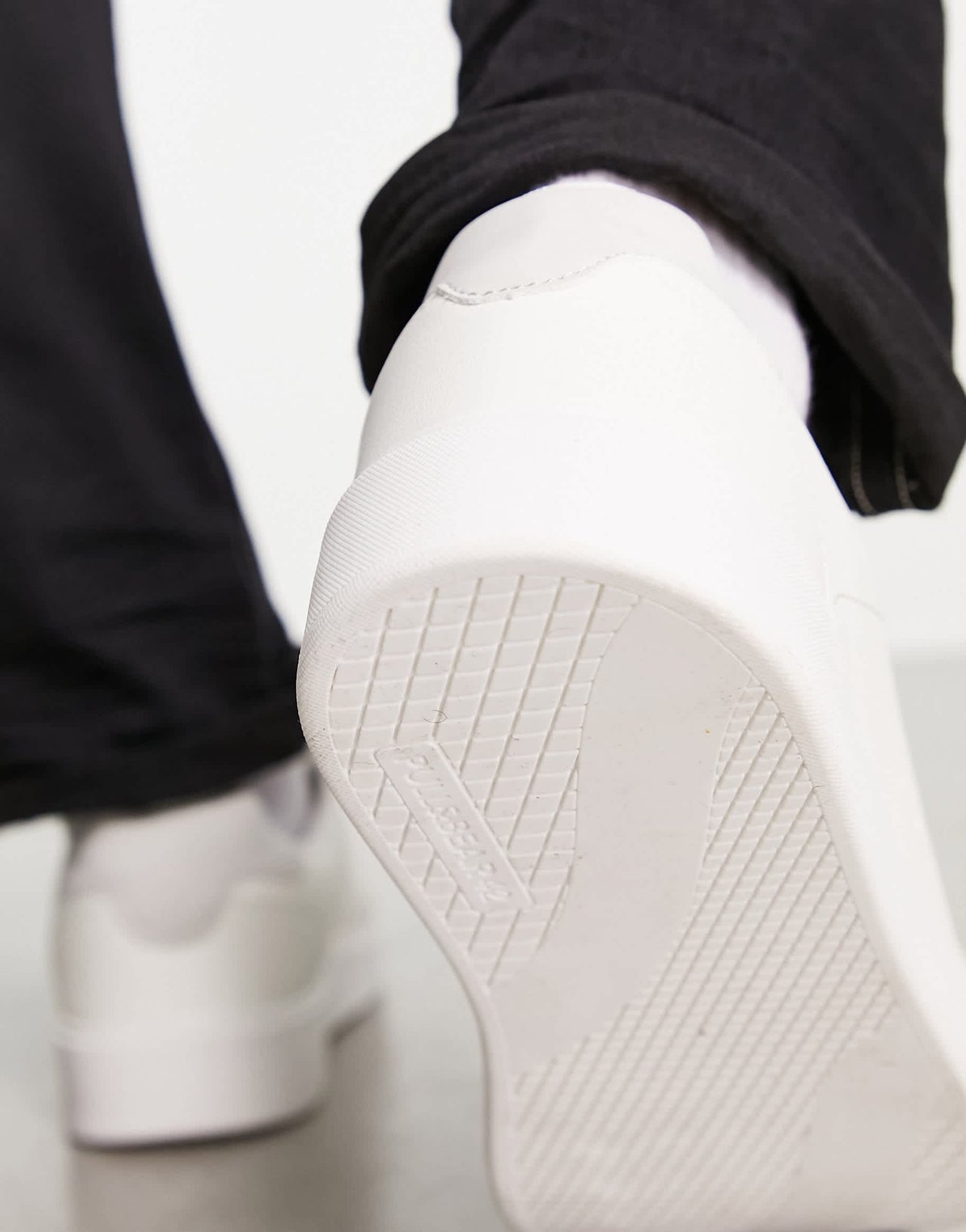 Pull&Bear basic lace-up trainer in white