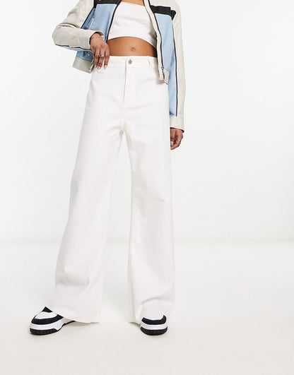Urban Revivo wide leg jeans in white