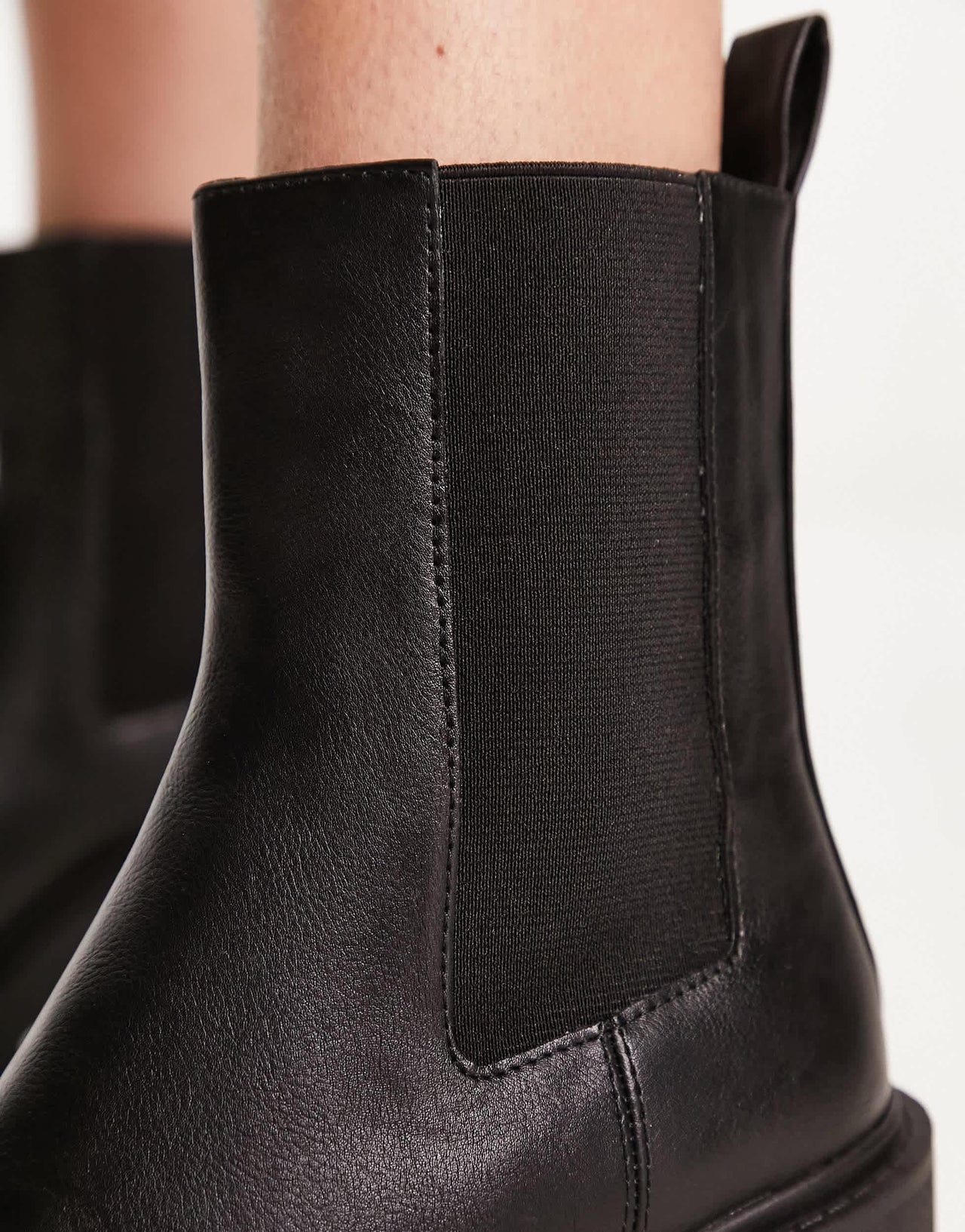 Pull&Bear heeled boot in black