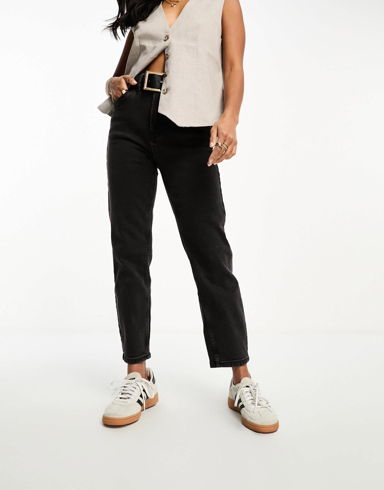 Stradivarius Petite slim mom jean in black