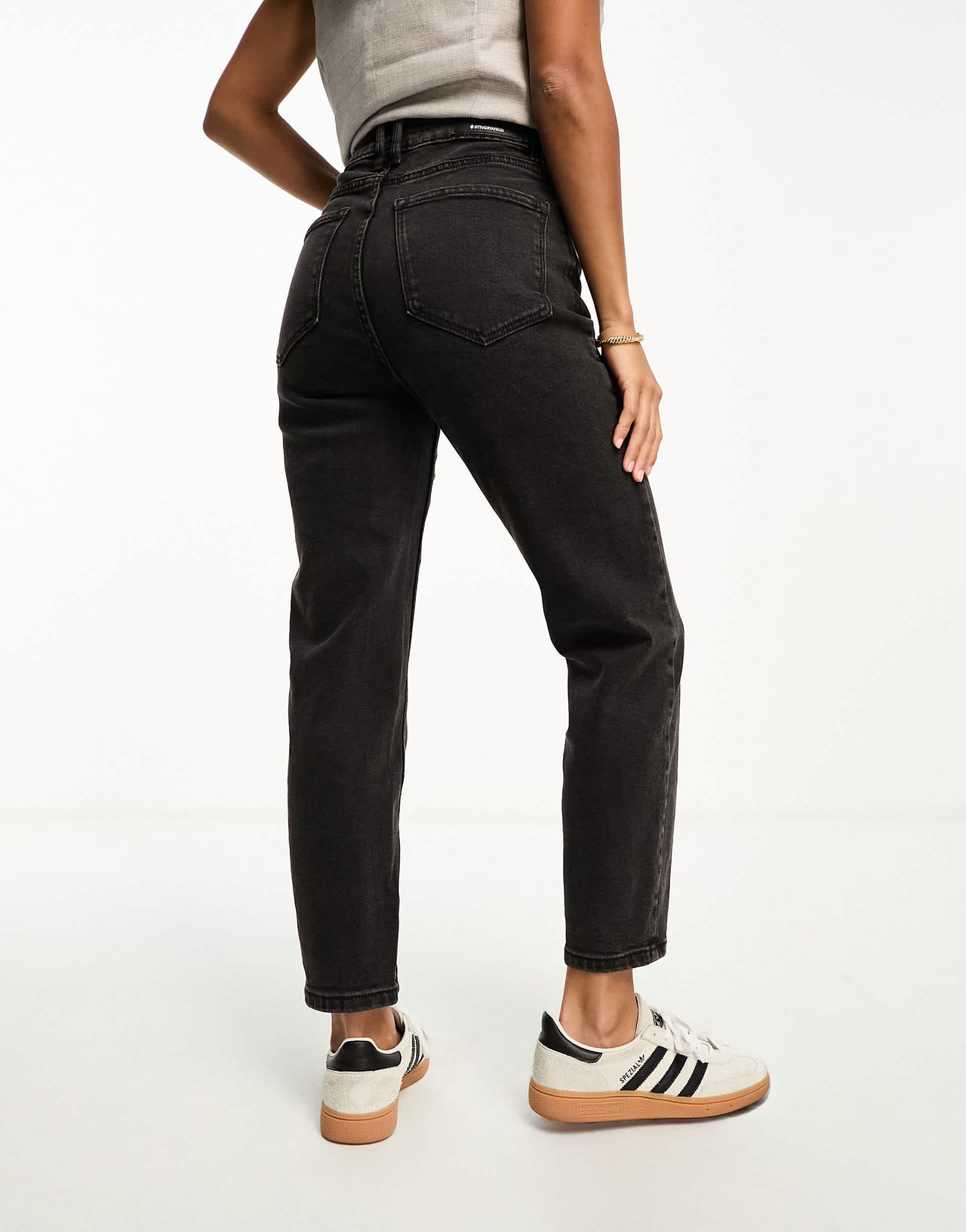 Stradivarius Petite slim mom jean in black