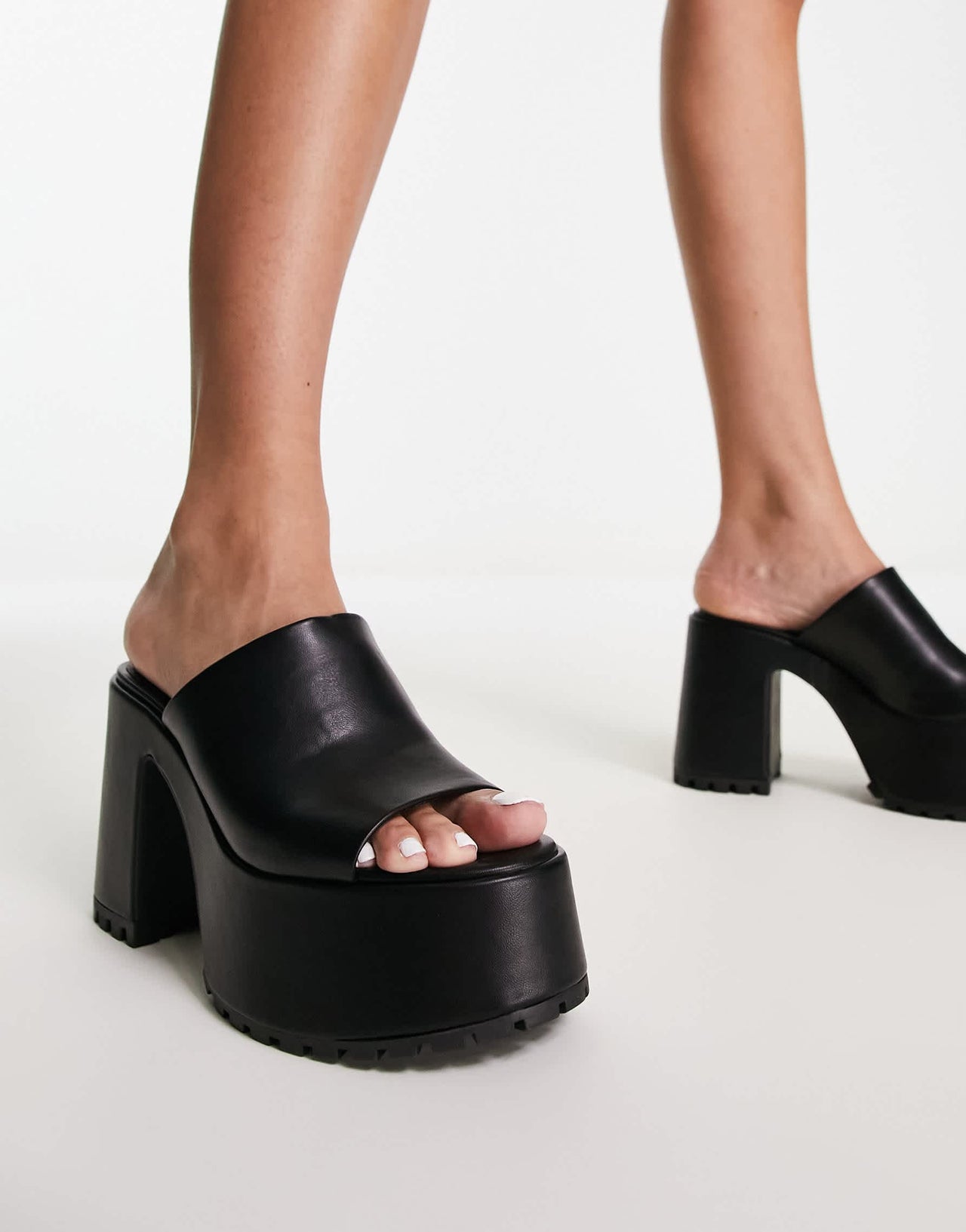 Stradivarius heeled mule in black