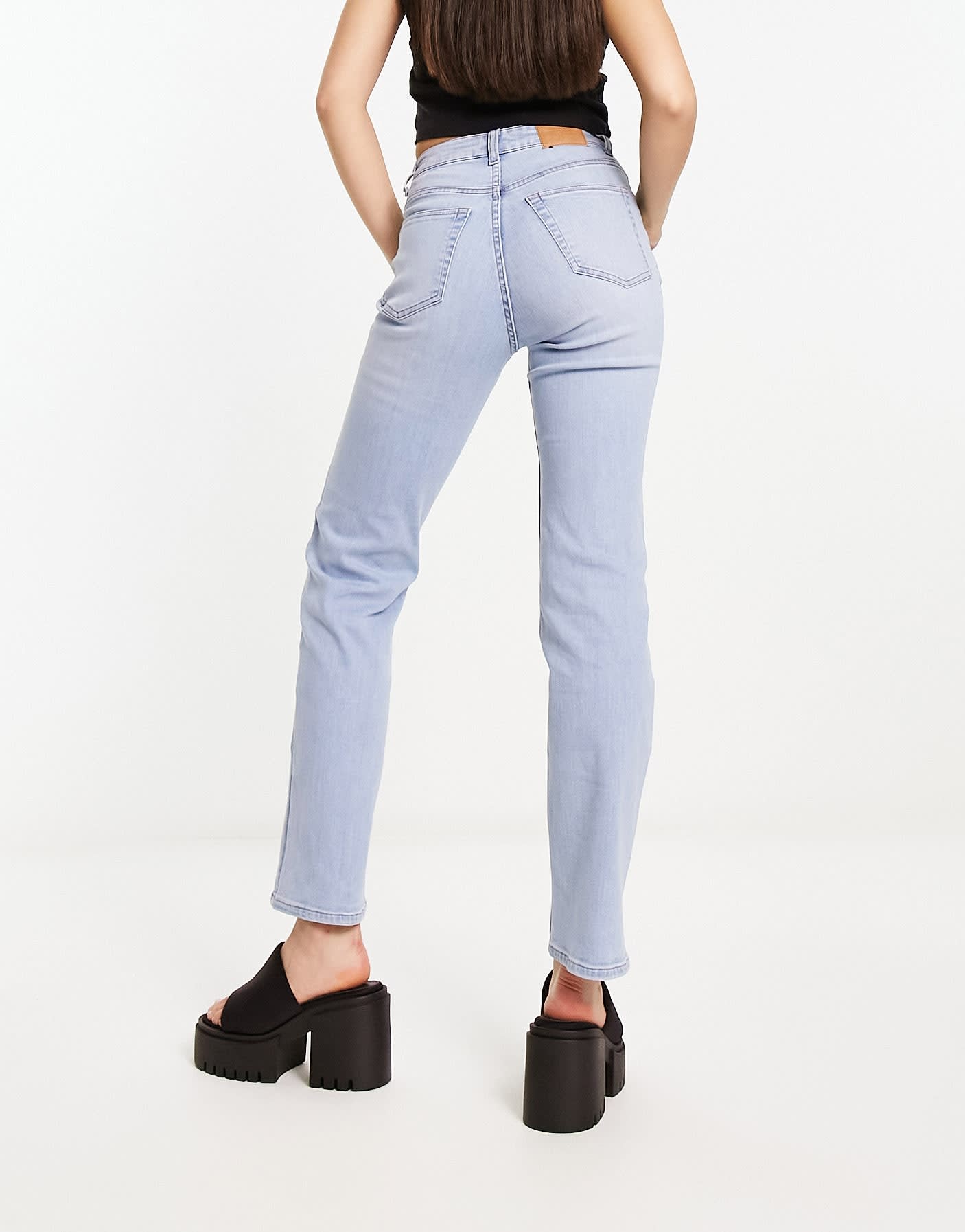 Weekday Twig mid rise v-shape waist straight leg stretch jeans in light verona blue
