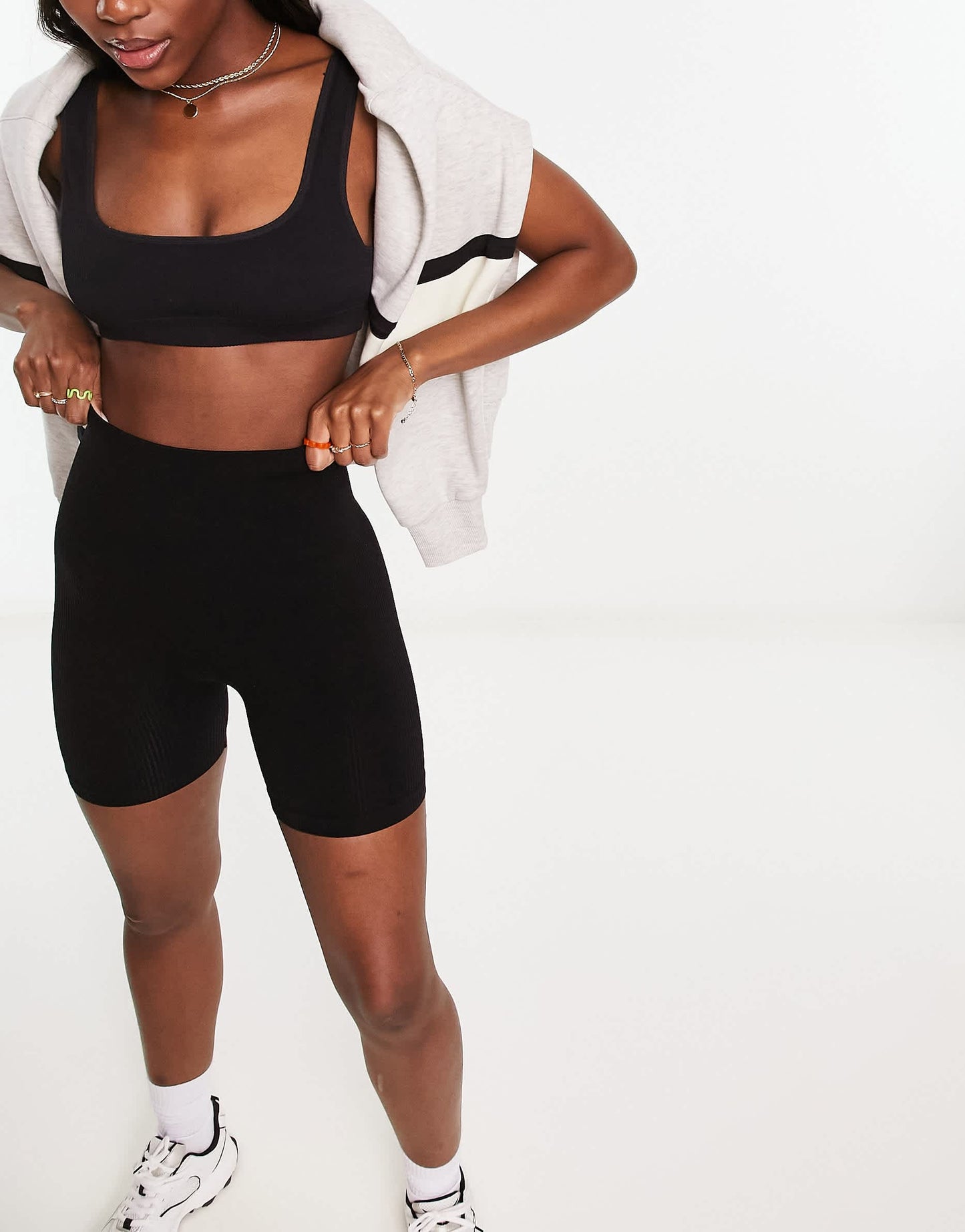 Stradivarius seamless rib short in black