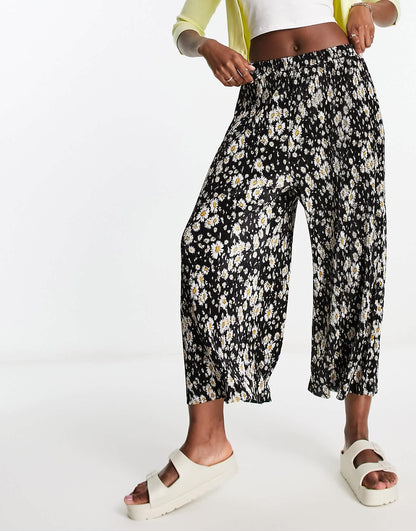 ASOS DESIGN plisse wide leg trouser culottes in dark based floral print