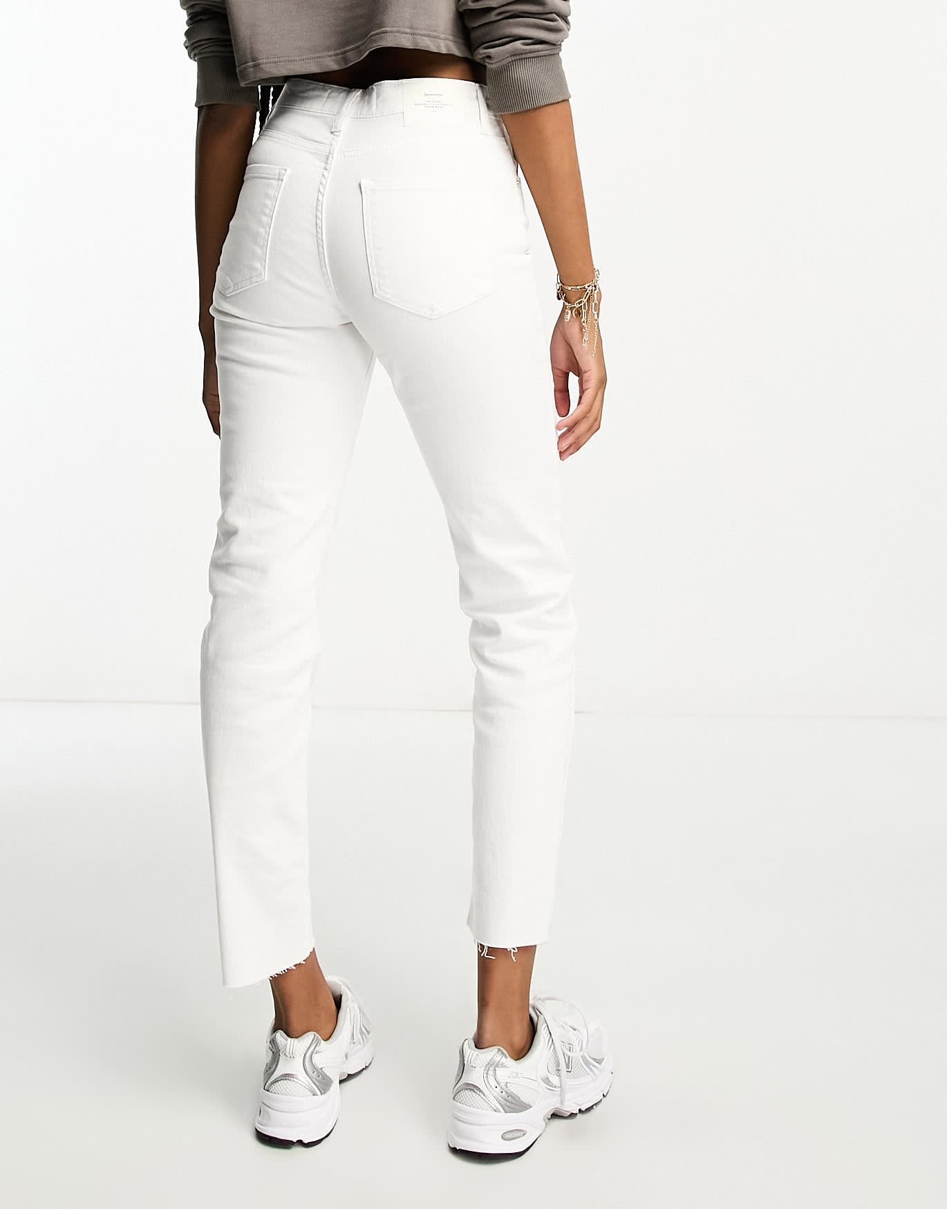 Stradivarius Tall slim mom jean with stretch in white
